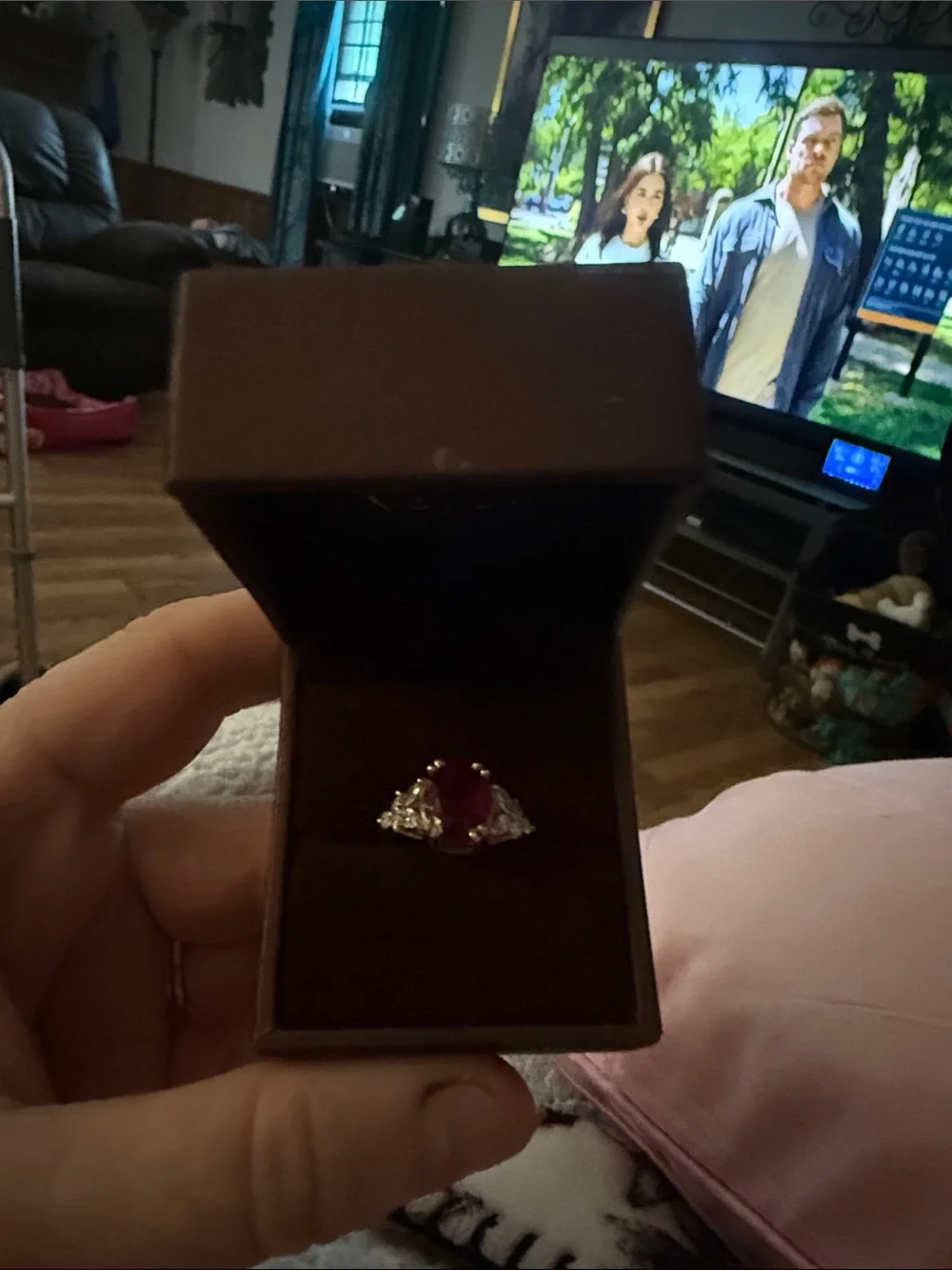 Classic natural Garnet Red Centerstone Ring with Clear Side Stones - Women Jewel